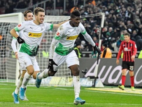 Bundesliga: Breel Embolo's brace helps Borussia Monchengladbach reclaim top spot; Werder Bremen win late against Wolfsburg Bundesliga: Breel Embolo's brace helps Borussia Monchengladbach reclaim top spot; Werder Bremen win late against Wolfsburg