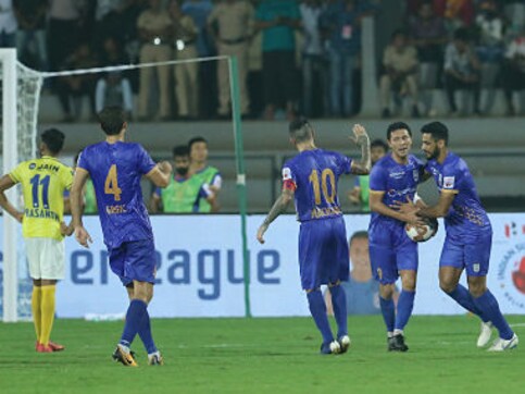 ISL 2019-20: Amine Chermiti's second-half equaliser helps Mumbai City FC salvage draw against Kerala Blasters ISL 2019-20: Amine Chermiti's second-half equaliser helps Mumbai City FC salvage draw against Kerala Blasters