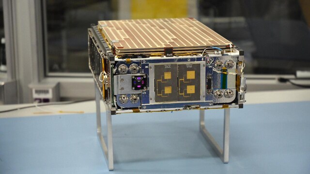 The Mars Cube One (MarCO) is a pair of CubeSats that helped relay real-time communications during InSight's entry, descent and landing on Mars. Image credit: NASA/JPL The Mars Cube One (MarCO) is a pair of CubeSats that helped relay real-time communications during InSight's entry, descent and landing on Mars. Image credit: NASA/JPL