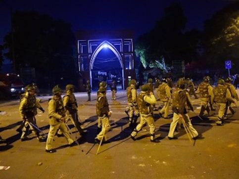 Daily Bulletin: 50 detained during anti-Citizenship Act protests at Jamia Millia released; Mamata to address rally at 1 pm; day's top stories Daily Bulletin: 50 detained during anti-Citizenship Act protests at Jamia Millia released; Mamata to address rally at 1 pm; day's top stories