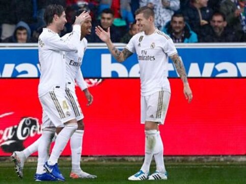 LaLiga: Real Madrid battle past Alaves to top league standings with hard-fought victory; Real Sociedad clinch thumping win LaLiga: Real Madrid battle past Alaves to top league standings with hard-fought victory; Real Sociedad clinch thumping win