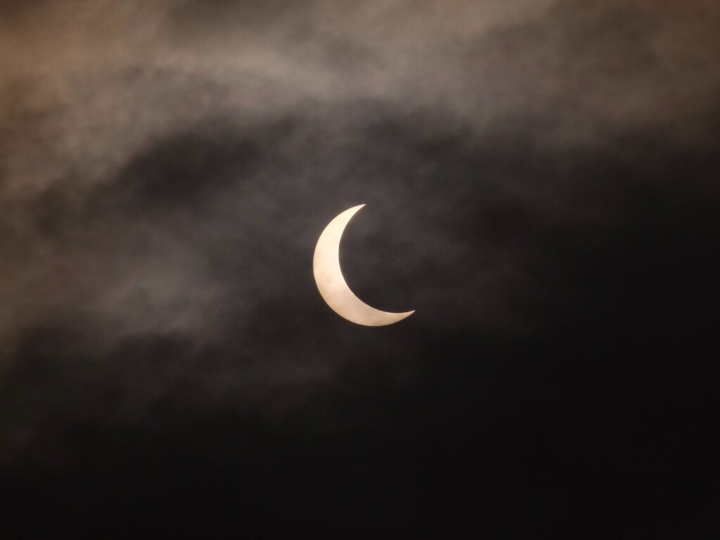 The annular eclipse on 26 December, visible from Mumbai through partially clear skies. Image: Anirudh Regidi/Tech2 The annular eclipse on 26 December, visible from Mumbai through partially clear skies. Image: Anirudh Regidi/Tech2