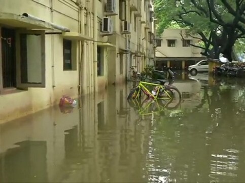 Wall collapse claims 15 lives in Tamil Nadu's Mettupalayam; flood alert in Erode as heavy rains continue to lash state Wall collapse claims 15 lives in Tamil Nadu's Mettupalayam; flood alert in Erode as heavy rains continue to lash state
