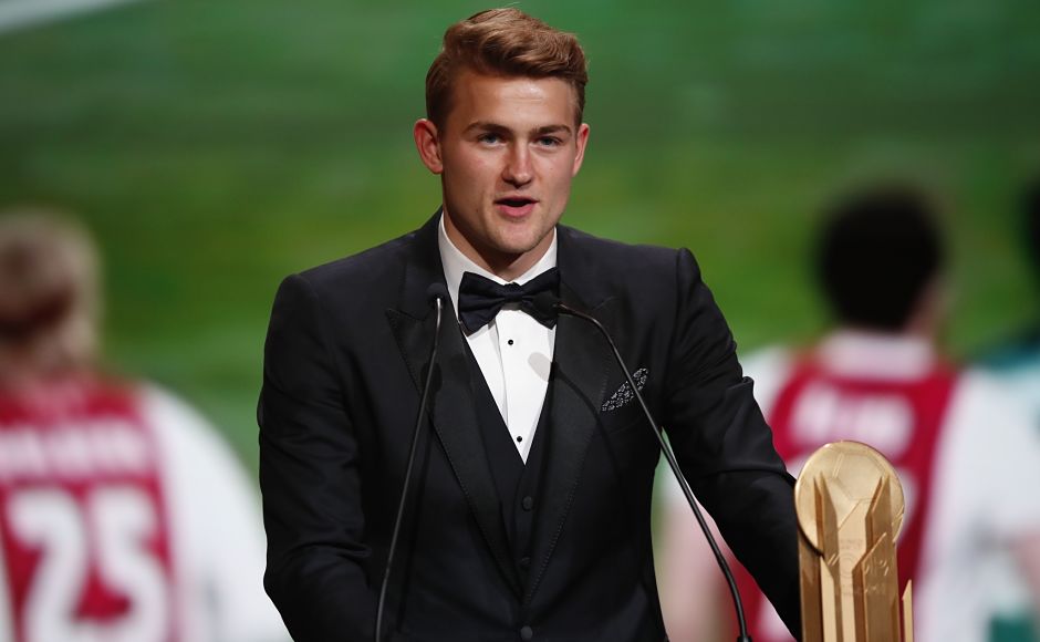 Dutchman Matthijs de Ligt, a key player in Ajax Amsterdam’s thrilling run to the Champions League semi-finals and now at Juventus, won the Kopa trophy for the best Under-21 male player. De Ligt beat Jadon Sancho and Joao Felix, who finished second and third, to become the second winner of the Kopa Trophy. (AP) Dutchman Matthijs de Ligt, a key player in Ajax Amsterdam’s thrilling run to the Champions League semi-finals and now at Juventus, won the Kopa trophy for the best Under-21 male player. De Ligt beat Jadon Sancho and Joao Felix, who finished second and third, to become the second winner of the Kopa Trophy. (AP)