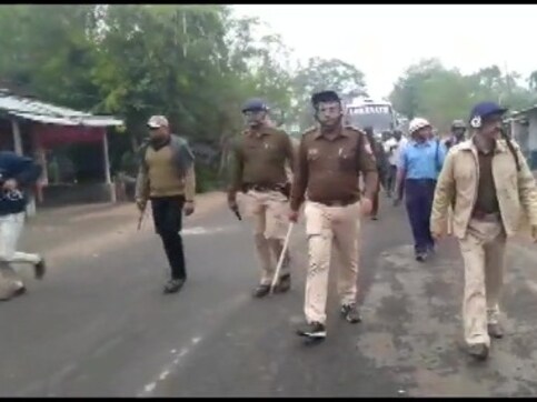 Citizens' group, TMC clash over organising anti-CAA protests in West Bengal's Murshidabad; two killed, one injured Citizens' group, TMC clash over organising anti-CAA protests in West Bengal's Murshidabad; two killed, one injured