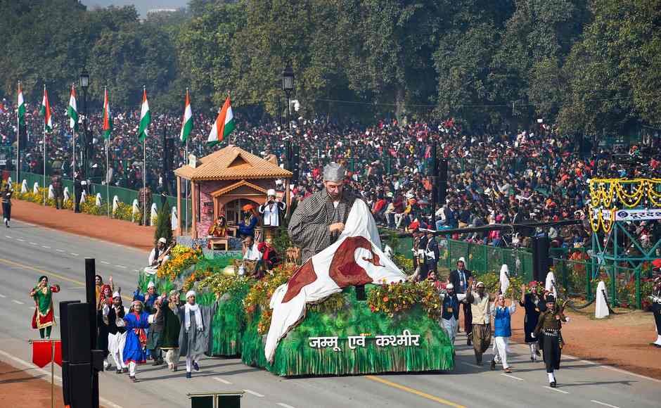 As many as 22 tableaux of various states, union territories and government departments were a part of the parade. Goa's 'save the frog' campaign, Jammu and Kashmir's 'back to village' programme and UNESCO world heritage sites in Jaipur and Gujarat and 550th birth anniversary of Sikhism founder Guru Nanak Dev were showcased among the host of tableaux. PTI As many as 22 tableaux of various states, union territories and government departments were a part of the parade. Goa's 'save the frog' campaign, Jammu and Kashmir's 'back to village' programme and UNESCO world heritage sites in Jaipur and Gujarat and 550th birth anniversary of Sikhism founder Guru Nanak Dev were showcased among the host of tableaux. PTI