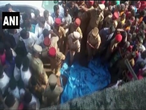 Gang hacks Congress functionary to death in Puducherry; locals stage sit-in demanding immediate arrest of assailants Gang hacks Congress functionary to death in Puducherry; locals stage sit-in demanding immediate arrest of assailants
