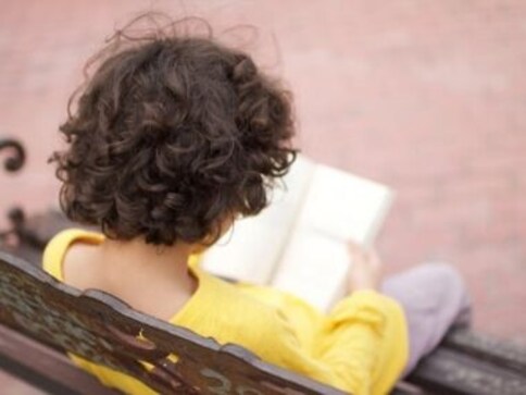 Screen or book? Embracing both sides of the digital-analogue reading divide could be beneficial for children Screen or book? Embracing both sides of the digital-analogue reading divide could be beneficial for children