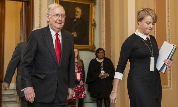 Senator Mitch McConnell, most powerful Republican in US Congress, privately backs Donald Trump's impeachment