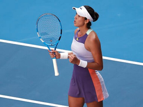 Australian Open 2020: Garbine Muguruza battles past Simona Halep to reach maiden final at Melbourne Park Australian Open 2020: Garbine Muguruza battles past Simona Halep to reach maiden final at Melbourne Park