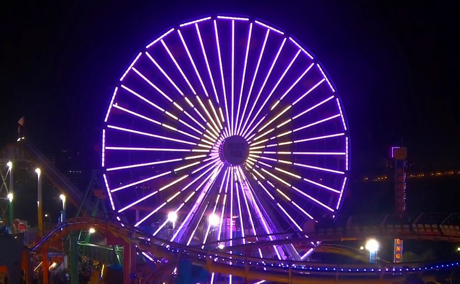 Ferris wheel in Santa Monica, California in Los Angeles Lakers purple and gold colors with Kobe Bryant's No. 24 in his honour. AP Ferris wheel in Santa Monica, California in Los Angeles Lakers purple and gold colors with Kobe Bryant's No. 24 in his honour. AP