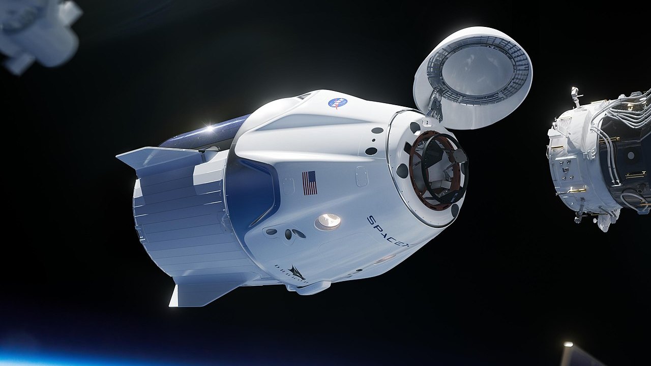 SpaceXs Crew Dragon er den modifiserte versjonen av Cargo Dragon som SpaceX har brukt under sine re-supply oppdrag til ISS.