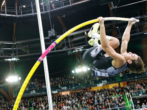Pole vaulter Armand Duplantis fails to breach 6.19metre mark eight days after setting new world record Pole vaulter Armand Duplantis fails to breach 6.19metre mark eight days after setting new world record