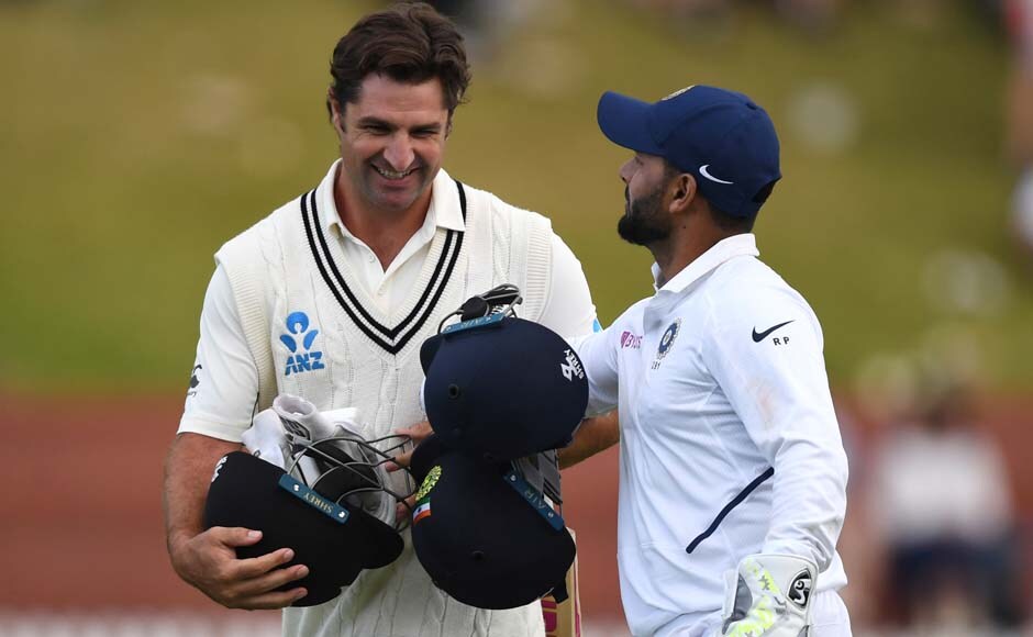 BJ Watling and Colin de Grandhomme ensured that the Kiwis did not lose any more wickets before the close of play, ending day two 216/5. AP BJ Watling and Colin de Grandhomme ensured that the Kiwis did not lose any more wickets before the close of play, ending day two 216/5. AP
