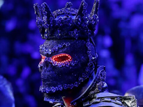 Deontay Wilder says his elaborate pre-fight costume, which weighed 40 pounds, wore him down before Tyson Fury did Deontay Wilder says his elaborate pre-fight costume, which weighed 40 pounds, wore him down before Tyson Fury did
