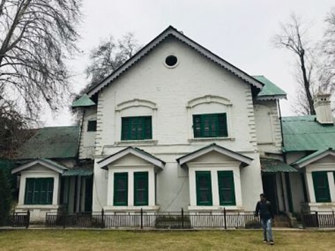 With PDP and NC leaders in detention, the rise of non-BJP-averse leaders in Kashmir sets parties on new trajectories With PDP and NC leaders in detention, the rise of non-BJP-averse leaders in Kashmir sets parties on new trajectories