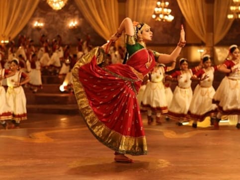 Kangana Ranaut strikes a Bharatanatyam pose in new look from upcoming Jayalalithaa biopic Thalaivi Kangana Ranaut strikes a Bharatanatyam pose in new look from upcoming Jayalalithaa biopic Thalaivi