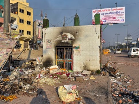 Delhi Violence Over CAA Protest Updates: FIR filed against Tahir Hussain, AAP councillor booked for murder, arson and violence Delhi Violence Over CAA Protest Updates: FIR filed against Tahir Hussain, AAP councillor booked for murder, arson and violence