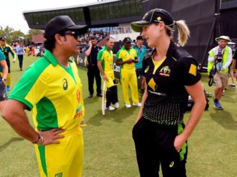 Watch: Sachin Tendulkar rewinds the clock during Bushfire Bash match, Brian Lara mesmerises with his shots Watch: Sachin Tendulkar rewinds the clock during Bushfire Bash match, Brian Lara mesmerises with his shots
