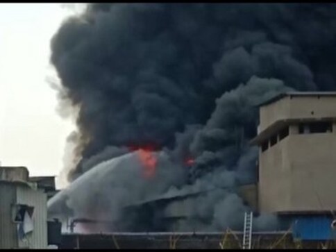 Fire breaks out at chemical company in Dombivali; no casualties reported, 20 fire engines attempting to douse flames Fire breaks out at chemical company in Dombivali; no casualties reported, 20 fire engines attempting to douse flames