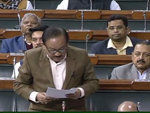 Coronavirus outbreak: Over 1.97 lakh airplane passengers have been screened for novel virus so far, Centre tells Lok Sabha Coronavirus outbreak: Over 1.97 lakh airplane passengers have been screened for novel virus so far, Centre tells Lok Sabha