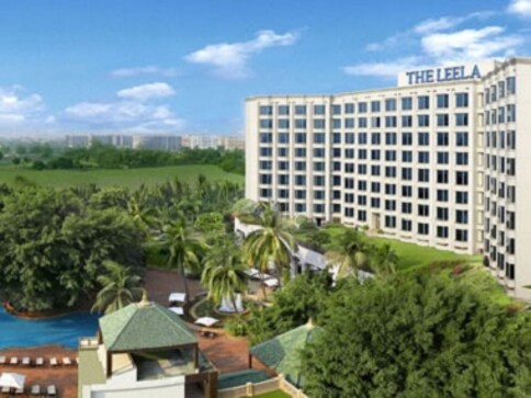 Four Mumbai hotels get threat mail, sender claims to be Lashkar-e-Taiba member; nothing suspicious found during police check Four Mumbai hotels get threat mail, sender claims to be Lashkar-e-Taiba member; nothing suspicious found during police check