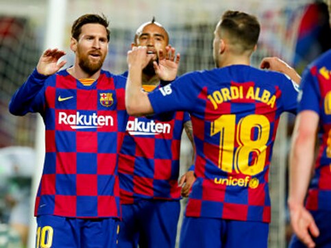 LaLiga: Lionel Messi's late penalty helps Barcelona edge past Real Sociedad; Atletico Madrid held by Sevilla LaLiga: Lionel Messi's late penalty helps Barcelona edge past Real Sociedad; Atletico Madrid held by Sevilla