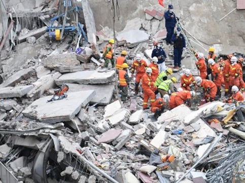 Man rescued after being trapped for 69 hours in rubble of fallen coronavirus quarantine hotel in China's Quanzhou Man rescued after being trapped for 69 hours in rubble of fallen coronavirus quarantine hotel in China's Quanzhou
