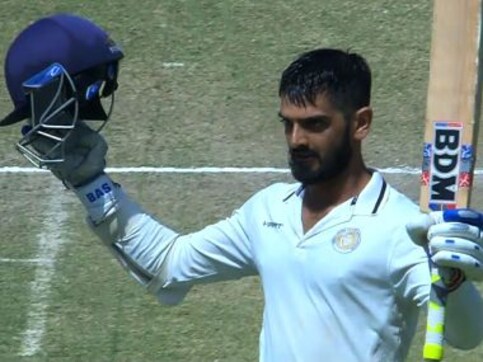 Ranji Trophy 2019-20: Arpit Vasavada's gritty century hands advantage to Saurashtra in semi-final clash against Gujarat Ranji Trophy 2019-20: Arpit Vasavada's gritty century hands advantage to Saurashtra in semi-final clash against Gujarat