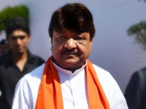 Madhya Pradesh political drama a result of 'infighting' within Congress, anger towards central leadership, says Kailash Vijayvargiya Madhya Pradesh political drama a result of 'infighting' within Congress, anger towards central leadership, says Kailash Vijayvargiya