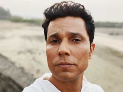 Randeep Hooda says he is recovering from knee injury he sustained while shooting Salman Khan's Radhe Randeep Hooda says he is recovering from knee injury he sustained while shooting Salman Khan's Radhe