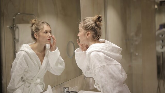 Night routines to rejuvenate your tired skin Night routines to rejuvenate your tired skin