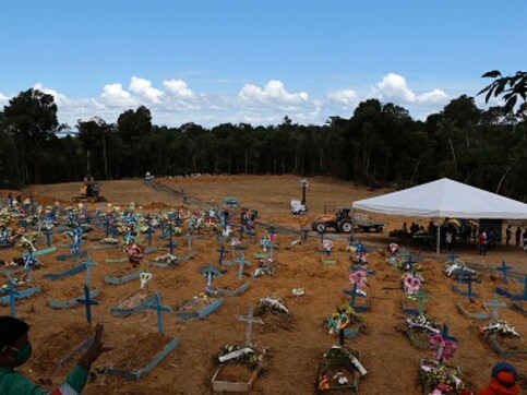 Amazonas city runs out of coffins, undertakers dig mass graves as coronavirus toll in Brazil climbs to 6,276; can’t work miracles, says Jair Bolsonaro Amazonas city runs out of coffins, undertakers dig mass graves as coronavirus toll in Brazil climbs to 6,276; can’t work miracles, says Jair Bolsonaro