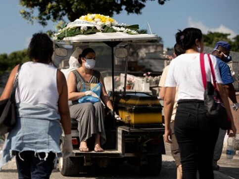 Brazil emerges as potential hotspot with 4,500 coronavirus deaths, overburdened hospitals; Jair Bolsonaro dismisses seriousness of ‘little flu’ Brazil emerges as potential hotspot with 4,500 coronavirus deaths, overburdened hospitals; Jair Bolsonaro dismisses seriousness of ‘little flu’