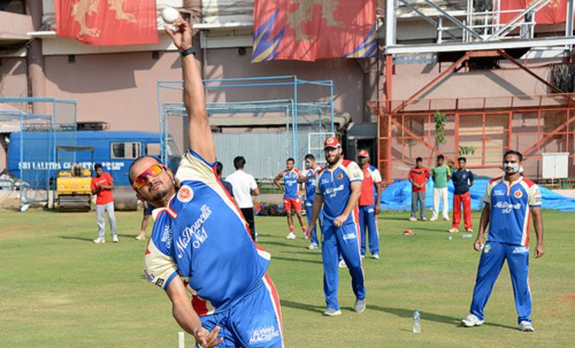 A two-finger arm ball release. Image courtesy: Murali Kartik