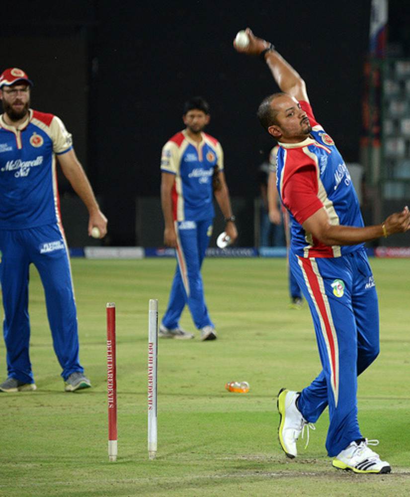 Murali Kartik practises his two-finger arm ball.