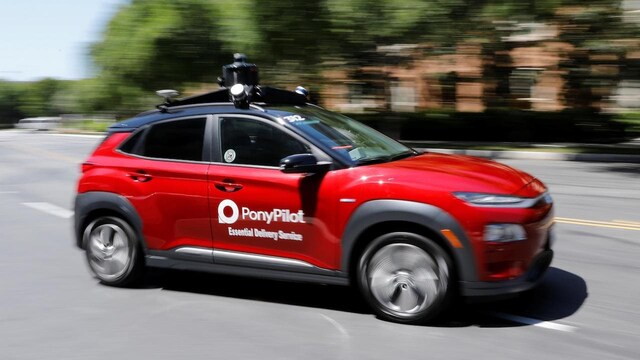 Self-driving cars, trucks, and robots get in on the delivery scene amid COVID-19 Self-driving cars, trucks, and robots get in on the delivery scene amid COVID-19