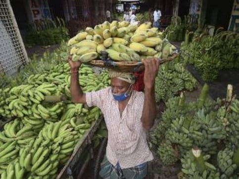 Andhra Pradesh on high alert as 33 linked to Chennai's Koyambedu market COVID-19 cluster test positive; confirmed cases rise to 2,051 Andhra Pradesh on high alert as 33 linked to Chennai's Koyambedu market COVID-19 cluster test positive; confirmed cases rise to 2,051