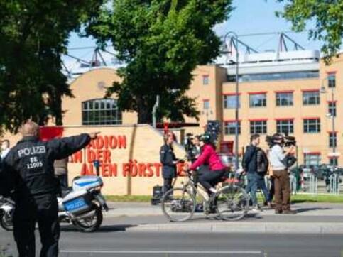 Union Berlin's biggest game of debut Bundesliga season, against Bayern Munich, ends quietly Union Berlin's biggest game of debut Bundesliga season, against Bayern Munich, ends quietly