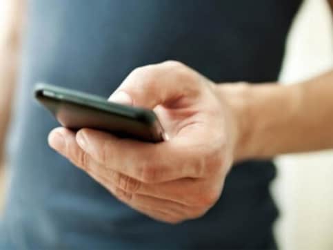 Delhi Police apprehends 15-year-old boy for alleged link with Instagram group 'bois locker room'; identifies 20 members Delhi Police apprehends 15-year-old boy for alleged link with Instagram group 'bois locker room'; identifies 20 members
