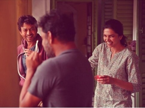 Deepika Padukone remembers Irrfan Khan by sharing throwback video from the sets of Piku Deepika Padukone remembers Irrfan Khan by sharing throwback video from the sets of Piku