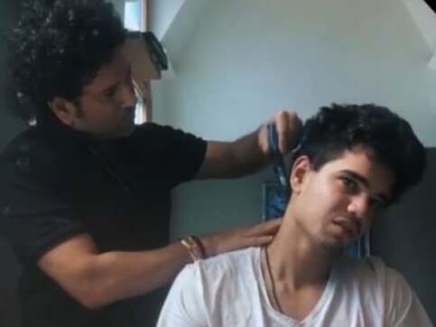 Watch: Sachin Tendulkar turns barber for son Arjun, shares video on Instagram Watch: Sachin Tendulkar turns barber for son Arjun, shares video on Instagram