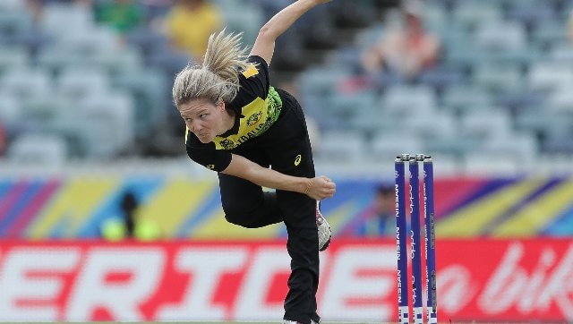 Australia's Nicola Carey says it would be 'pretty cool' to experiment with smaller, lighter balls in women's cricket Australia's Nicola Carey says it would be 'pretty cool' to experiment with smaller, lighter balls in women's cricket