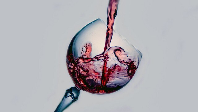 Gallic acid, an antioxidant found in berries, wine and tea can increase your risk of getting colon cancer Gallic acid, an antioxidant found in berries, wine and tea can increase your risk of getting colon cancer