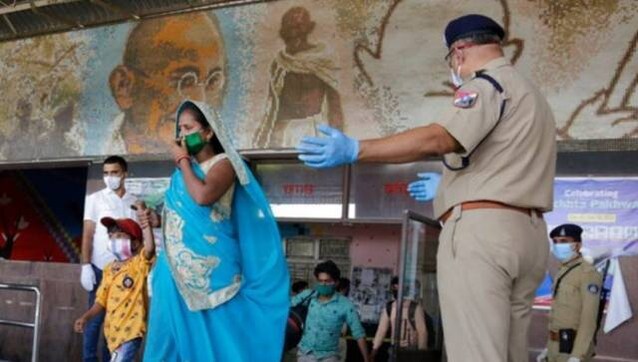 Maharashtra Police records 346 fresh COVID-19 cases, two deaths in 24 hrs; tally reaches 14,641 Maharashtra Police records 346 fresh COVID-19 cases, two deaths in 24 hrs; tally reaches 14,641