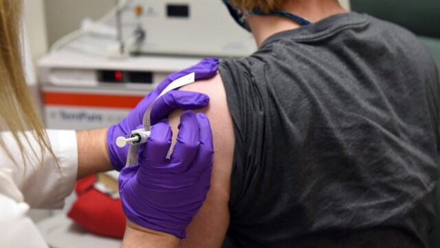 Elderly, ethnic minority volunteers in COVID-19 vaccine trials vital for its success, expert says