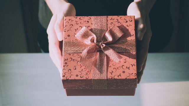 Best wedding gifts for friends and family Best wedding gifts for friends and family