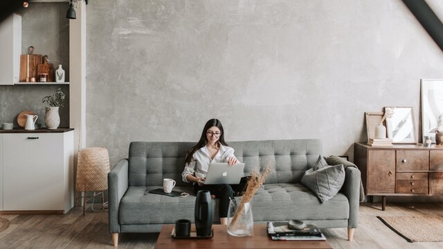 Beautify your walls with these top chic wallpapers Beautify your walls with these top chic wallpapers