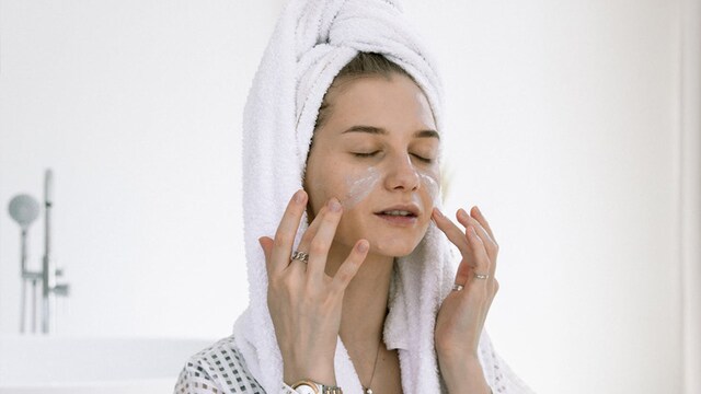Top night cream for youthful skin Top night cream for youthful skin