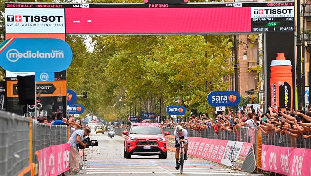 Giro d’Italia 2020: World champion Filippo Ganna wins time trial in opening stage Giro d’Italia 2020: World champion Filippo Ganna wins time trial in opening stage